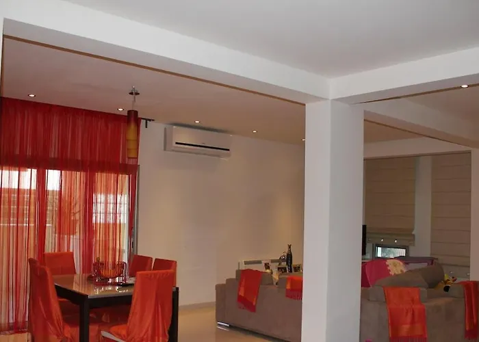Modern Spotless House With Full Privacy And Wifi In Aglantzia Nicosia